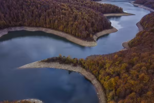 Embalse de Irabia: Remanso de agua en el corazón de la Selva de Irati 3 Patrimonio natural - Pantano de Irabia - Valle de Aezkoa